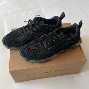 NOBULL black camo mesh runner